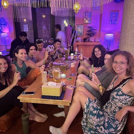 Khao San Social Capsule Hostel Банкок Екстериор снимка