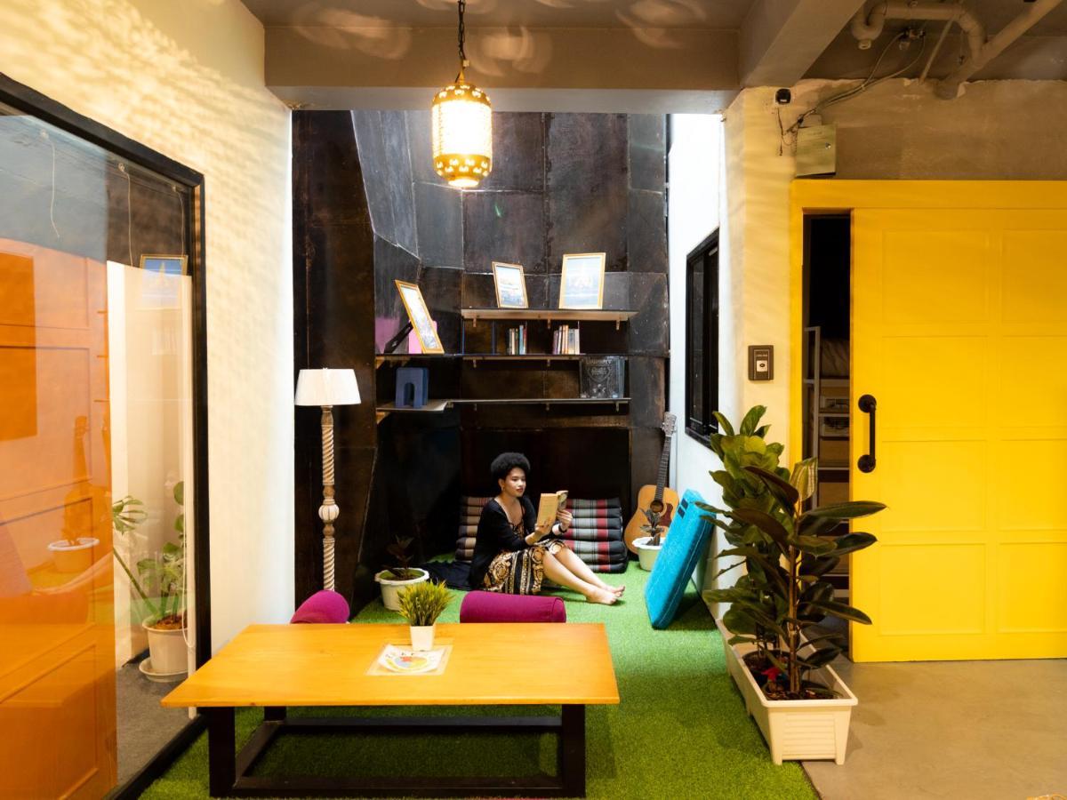 Khao San Social Capsule Hostel Банкок Екстериор снимка