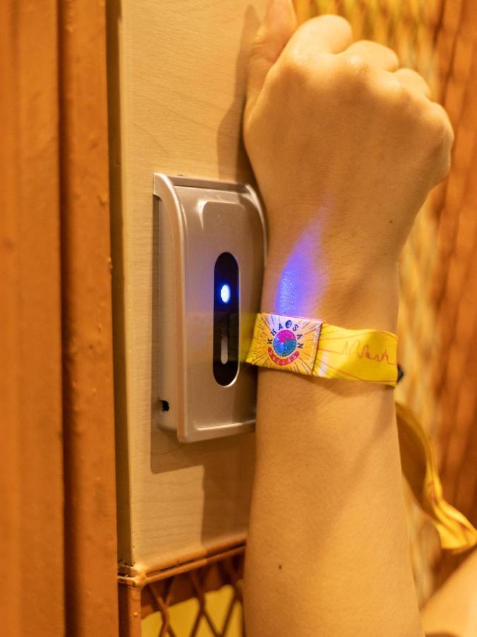 Khao San Social Capsule Hostel Банкок Екстериор снимка