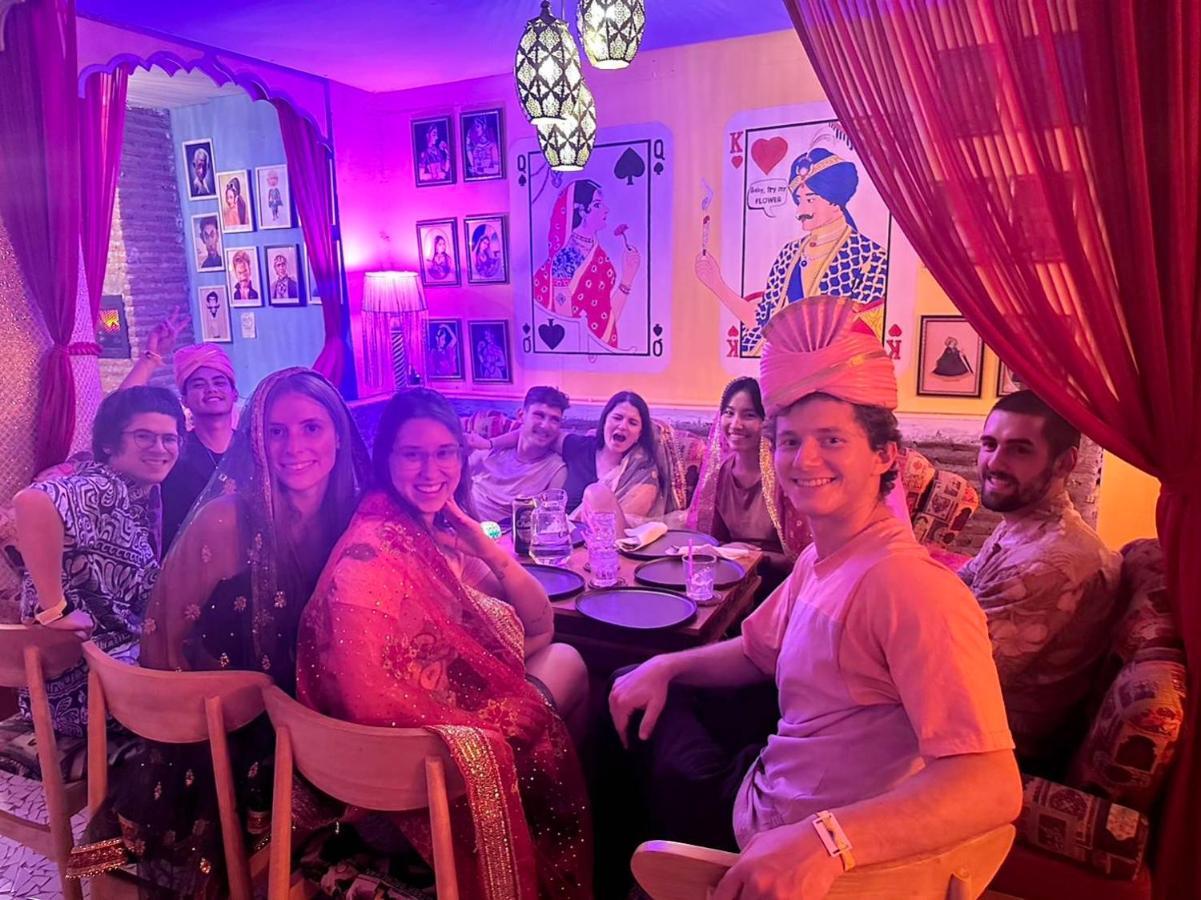 Khao San Social Capsule Hostel Банкок Екстериор снимка